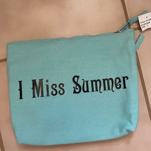 WILDFOX Bikini Bag - Picture 2 of 2